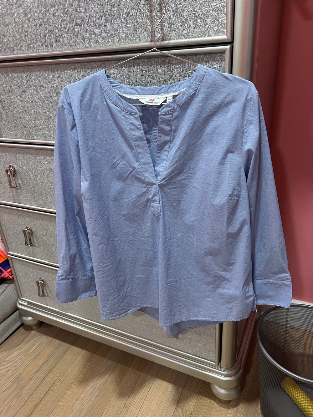 EUC Vineyard Vines Women's Split-Neck Blouse